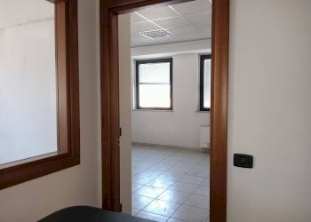 Locale Commerciale Via Vanzetti, Terni - foto 8