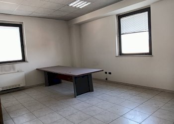 Locale Commerciale Via Vanzetti, Terni - foto 10