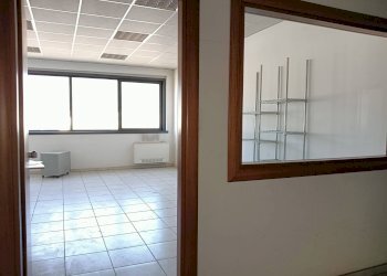 Locale Commerciale Via Vanzetti, Terni - foto 19