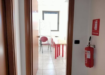 Locale Commerciale Via Vanzetti, Terni - foto 25