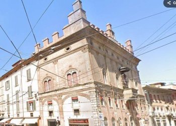 Zona - Quadrilocale piazza di Porta Ravegnana, Bologna (zona Centro Storico) - foto 6