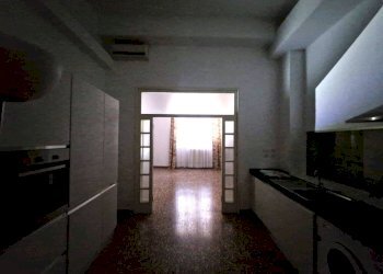 Cucina - Quadrilocale piazza di Porta Ravegnana, Bologna (zona Centro Storico) - foto 8