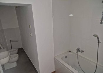 Bagno - Quadrilocale piazza di Porta Ravegnana, Bologna (zona Centro Storico) - foto 11