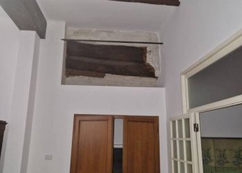 Interno appartamento - Quadrilocale piazza di Porta Ravegnana, Bologna (zona Centro Storico) - foto 15