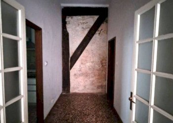 Interno appartamento - Quadrilocale piazza di Porta Ravegnana, Bologna (zona Centro Storico) - foto 17