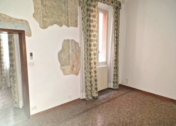 Stanza non arredata - Quadrilocale piazza di Porta Ravegnana, Bologna (zona Centro Storico) - foto 20