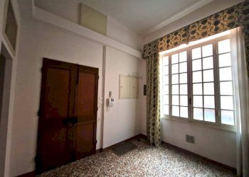 Stanza non arredata - Quadrilocale piazza di Porta Ravegnana, Bologna (zona Centro Storico) - foto 26