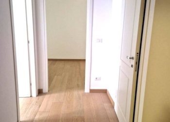 Interno appartamento - Quadrilocale piazza di Porta Ravegnana, Bologna (zona Centro Storico) - foto 35