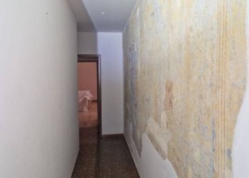 Interno palazzo - Quadrilocale piazza di Porta Ravegnana, Bologna (zona Centro Storico) - foto 41