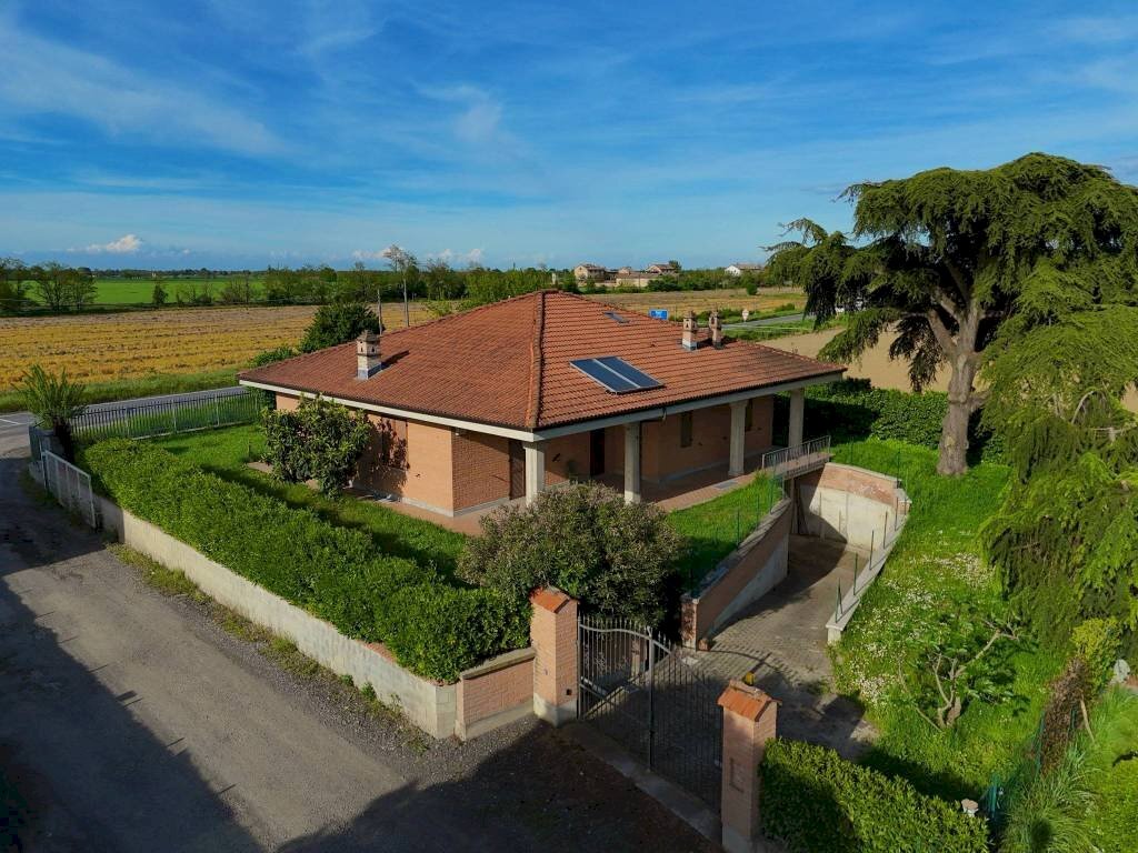 Vista - Villa strada Statale per Alessandria, Tortona - foto 1