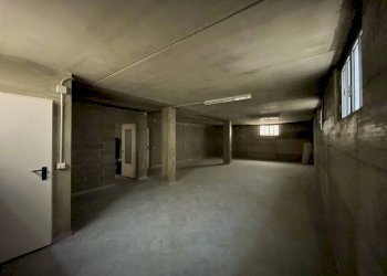 Cantina - Villa strada Statale per Alessandria, Tortona - foto 17