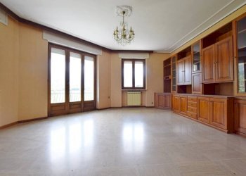 Salone - Casa indipendente via Divisione Cuneense, 21, Roccaforte Mondovì - foto 2