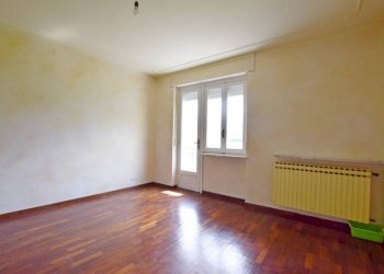 Camera da letto - Casa indipendente via Divisione Cuneense, 21, Roccaforte Mondovì - foto 12