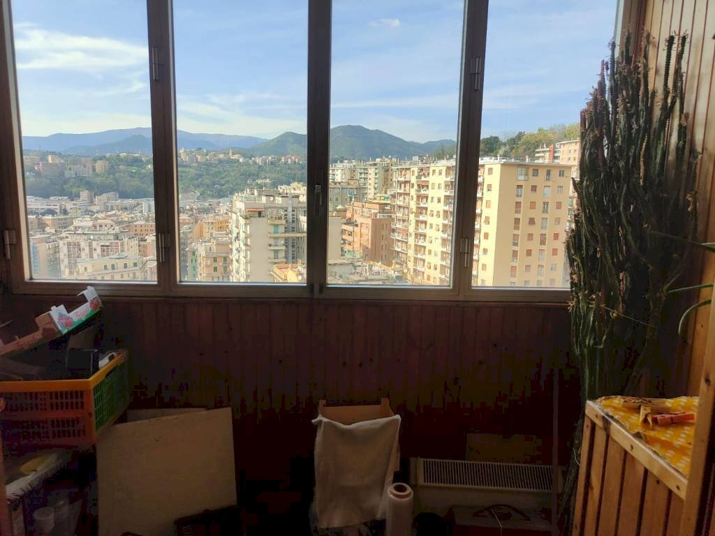 Veranda - Quadrilocale via Gian Battista Monti, 21, Genova (zona Sampierdarena) - foto 1