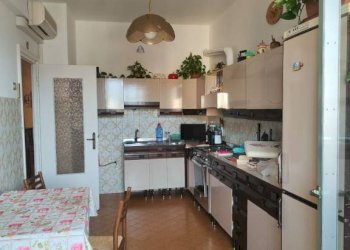 Cucina - Quadrilocale via Gian Battista Monti, 21, Genova (zona Sampierdarena) - foto 5