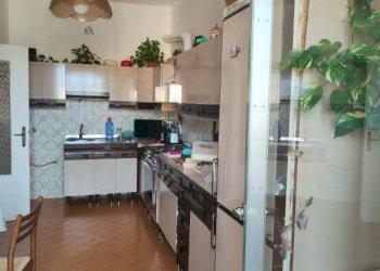 Cucina - Quadrilocale via Gian Battista Monti, 21, Genova (zona Sampierdarena) - foto 10