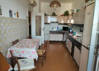 Cucina - Quadrilocale via Gian Battista Monti, 21, Genova (zona Sampierdarena) - foto 11