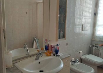 Bagno - Quadrilocale via Gian Battista Monti, 21, Genova (zona Sampierdarena) - foto 16