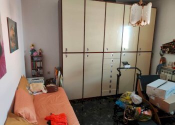 Camera da letto - Quadrilocale via Gian Battista Monti, 21, Genova (zona Sampierdarena) - foto 22