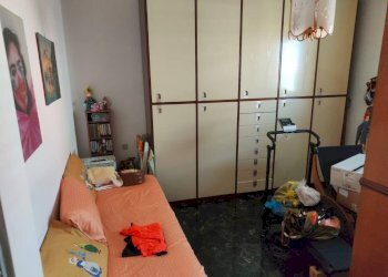 Camera da letto - Quadrilocale via Gian Battista Monti, 21, Genova (zona Sampierdarena) - foto 23