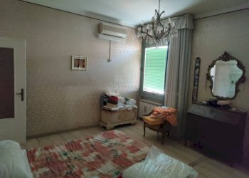 Camera da letto - Quadrilocale via Gian Battista Monti, 21, Genova (zona Sampierdarena) - foto 27