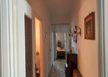 Corridoio - Quadrilocale via Gian Battista Monti, 21, Genova (zona Sampierdarena) - foto 42