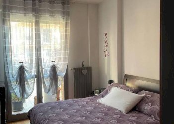 Camera da letto - Bilocale corso Canale, 15, Alba - foto 10