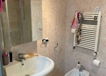 Bagno - Bilocale corso Canale, 15, Alba - foto 12