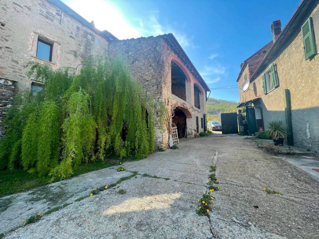 Cortile interno - Independent house Borgata Costa Soprana, Camerana - photo 3