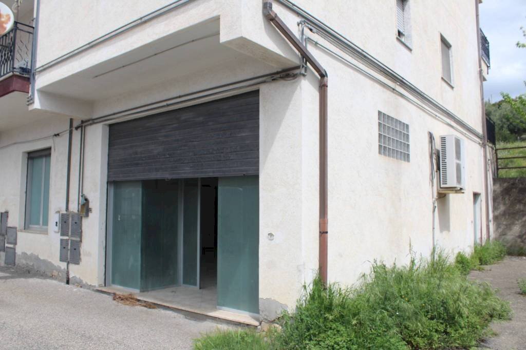 Facciata - Shop via Federico II di Svevia, 5, Senise - photo 2