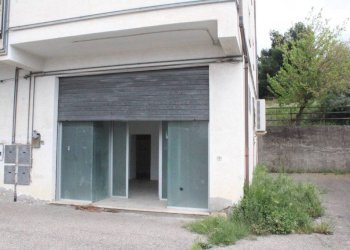 Facciata - Shop via Federico II di Svevia, 5, Senise - photo 6