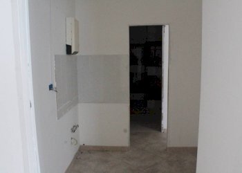 Stanza non arredata - Shop via Federico II di Svevia, 5, Senise - photo 11