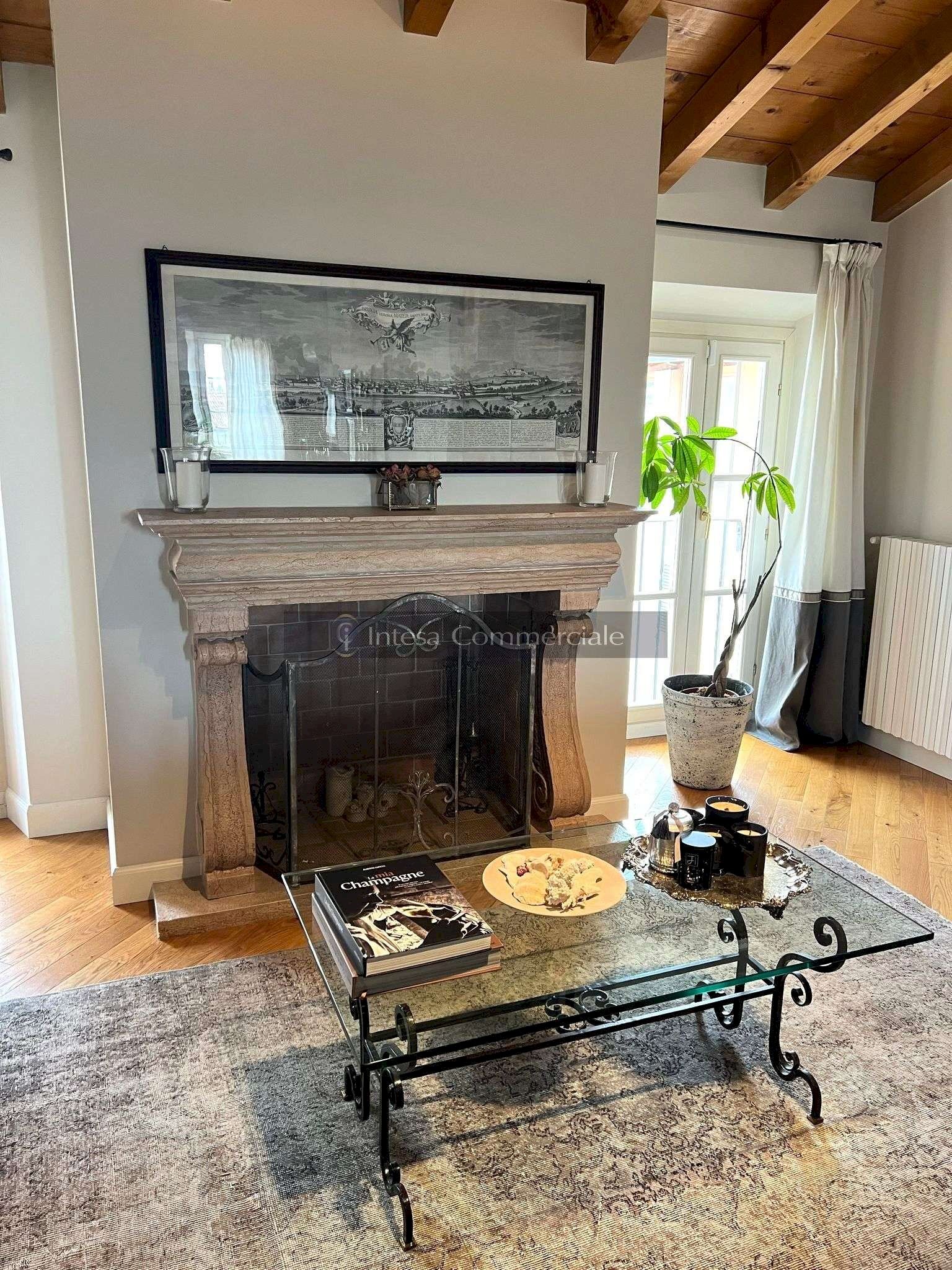 DETTAGLIO CAMINO - Four-room apartment Brescia - photo 3