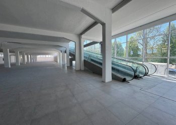 Interno non residenziale - Stabile - Palazzo via Torino, 2, Rivalta di Torino - foto 5