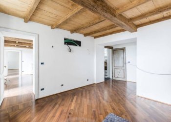 Stanza non arredata - Villa strada Giorgio Devalle, Moncalieri - photo 2