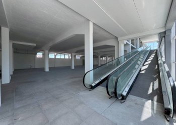 Interno non residenziale - Stabile - Palazzo via Torino, 2, Rivalta di Torino - foto 4