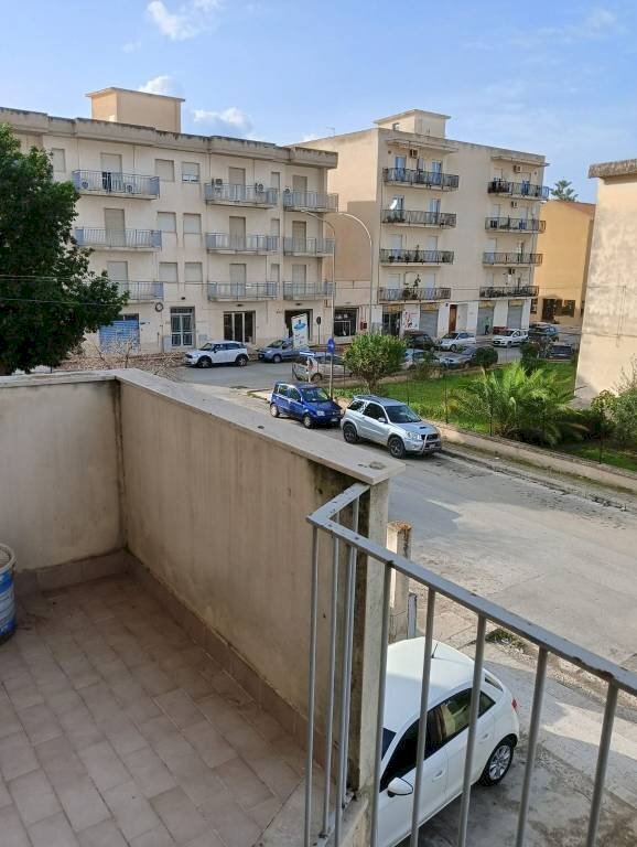 Balcone - Appartamento via Sardegna, 28, Alcamo - foto 1