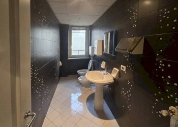 Bagno - Ufficio via Gattinara 3., Torino (zona Vanchiglia) - foto 16