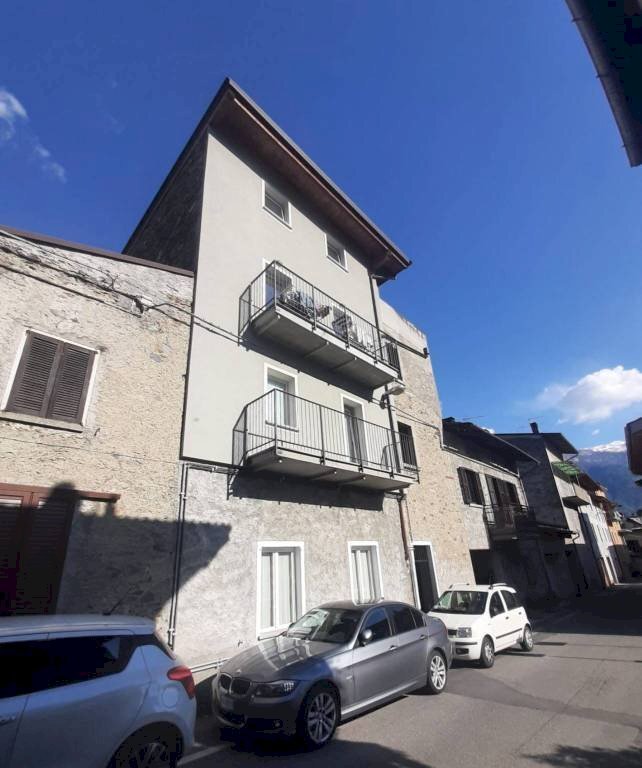 Facciata - Bilocale via Ponchiera, Sondrio - foto 1