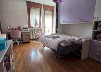 Camera da letto - Four-room apartment piazza Don Luigi Vesco, Strambino - photo 25