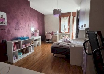 Camera da letto - Quadrilocale piazza Don Luigi Vesco, Strambino - foto 26