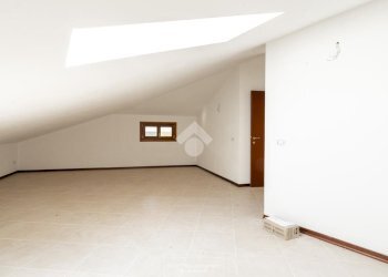 Attic Via nino tavoni, Marano sul Panaro - photo 12