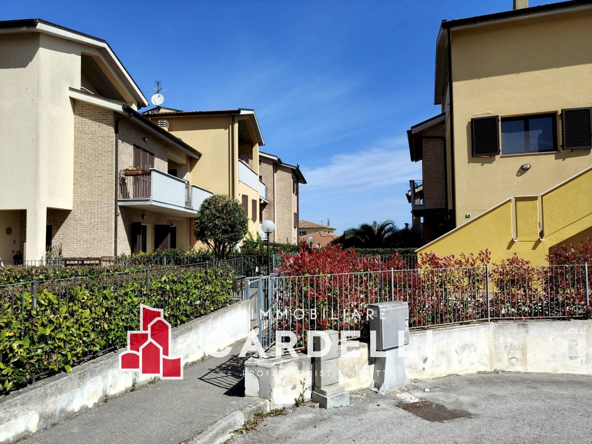 Four-room apartment Via Largo Giovanni Palatucci, Montelupone - photo 1