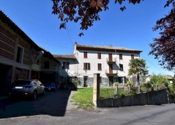 Facciata - Rustico via Roma, Castelletto Molina - foto 1