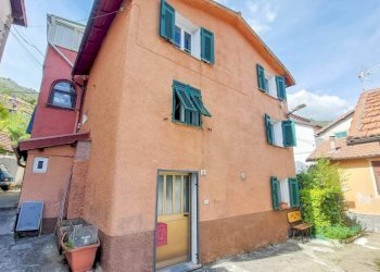 Facciata - Casa indipendente via Piazze di Sella, Davagna - foto 3