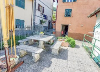 Cortile interno - Casa indipendente via Piazze di Sella, Davagna - foto 5