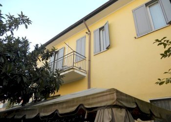 Facciata - Capannone via Piave, Pero - foto 2