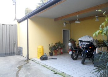 Cortile interno - Capannone via Piave, Pero - foto 4