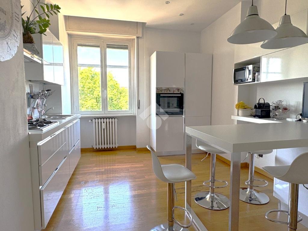 Three-room apartment Piazza Tirana, Milano (neighborhood Lorenteggio) - photo 2
