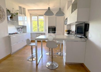 Three-room apartment Piazza Tirana, Milano (neighborhood Lorenteggio) - photo 1